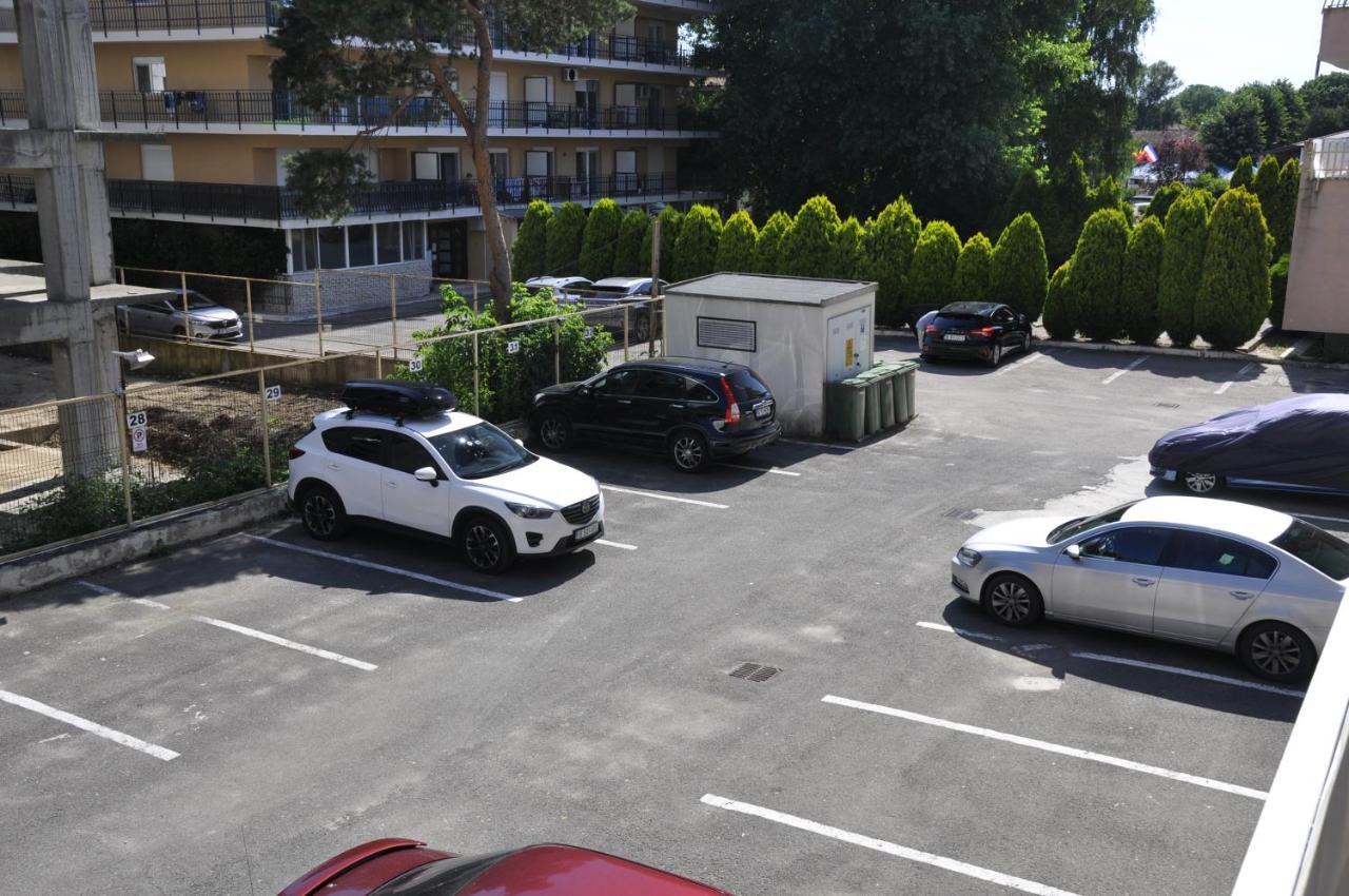 Coral Onix Apartment Neptun Exterior foto